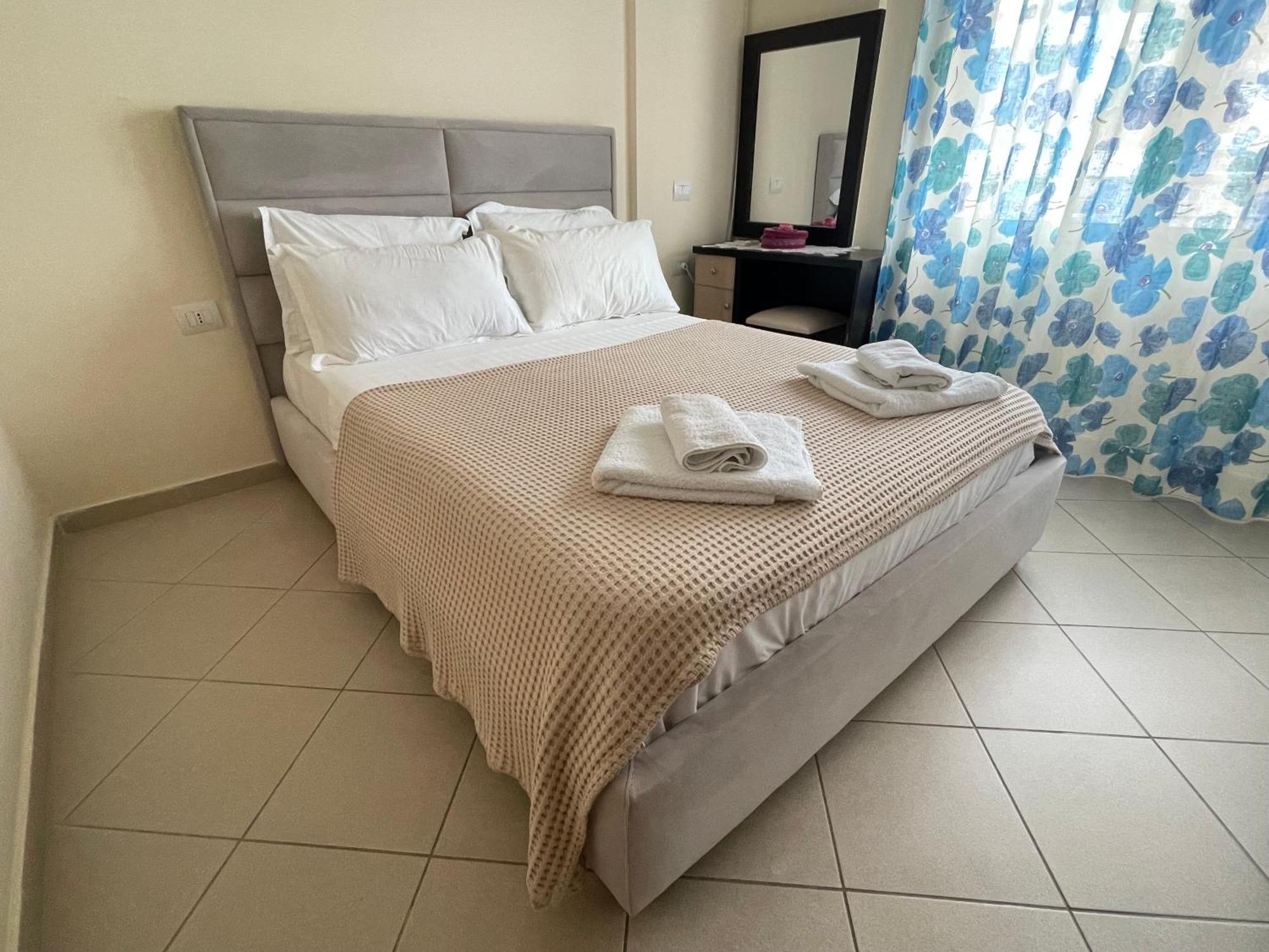 Ioanian Blue Apartament Himare Esterno foto